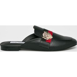 Steve Madden - Klapki Karisma. Czarne klapki damskie Steve Madden, bez wzorów, ze skóry, bez obcasa, na płaskiej podeszwie. W wyprzedaży za 269,90 zł.