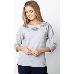 Szara bluzka z listkami QUIOSQUE. Szare bluzki longsleeves QUIOSQUE, s, z jeansu, z dekoltem w łódkę. W wyprzedaży za 59,99 zł.