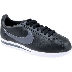 Nike Classic Cortez Leather 749571-011 44 Czarne. Czarne buty sportowe męskie marki Nike, ze skóry, bez zapięcia. W wyprzedaży za 319,99 zł.