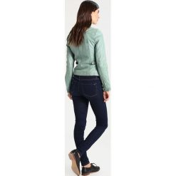 Oakwood Kurtka skórzana pale green. Zielone kurtki damskie Oakwood, m, bez wzorów, ze skóry. W wyprzedaży za 419,50 zł.