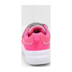 Champion LOW CUT SHOE CARRIE Obuwie treningowe pink. Różowe buty sportowe dziewczęce marki Champion, z gumy. Za 129,00 zł.