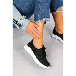 Czarne buty sportowe sznurowane casu h663-1709. Czarne buty sportowe damskie Casu, bez wzorów, sportowe. W wyprzedaży za 39,99 zł.