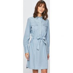 Lee - Sukienka. Niebieskie sukienki damskie marki Lee, na co dzień, s, w paski, z bawełny, casualowe, bez kołnierzyka, bez rękawów, midi, proste. Za 379,90 zł.