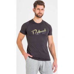 T-SHIRT STALOM john richmond sport. Czarne t-shirty męskie John Richmond, m, bez wzorów, sportowe, bez kołnierzyka. Za 249,00 zł.