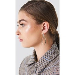 Kolczyki damskie: NA-KD Accessories Asymetryczne kolczyki ze zdobieniem – Gold