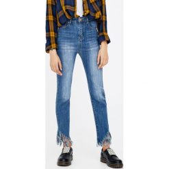Jeansy skinny z wysokim stanem. Niebieskie jeansy damskie marki Pull & Bear, z jeansu, z podwyższonym stanem. Za 69,90 zł.