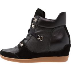 Shoe The Bear EMMY HIKE Sneakersy wysokie black. Czarne trampki i tenisówki damskie marki Shoe The Bear, ze skóry. Za 629,00 zł.