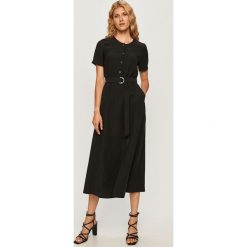 Tommy Hilfiger - Sukienka. Czarne sukienki damskie TOMMY HILFIGER, na co dzień, w paski, z poliesteru, casualowe, z okrągłym kołnierzem, z krótkim rękawem, krótkie, midi, rozkloszowane. Za 749,90 zł.