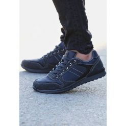 Szare Buty Sportowe Drive Away. Szare buty sportowe męskie Born2be, na sznurówki. Za 129,99 zł.