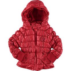 Kurtka zimowa w kolorze czerwonym. Czerwone kurtki niemowlęce SRK, Miss Girly, z haftami, prążkowane, bez kaptura. W wyprzedaży za 62,95 zł.