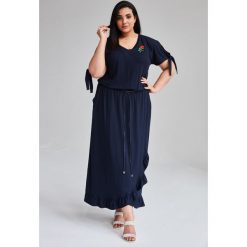 Granatowa Sukienka Laura MAXI duże rozmiary OVERSIZE PLUS SIZE WIOSNA. Czerwone sukienki damskie Moda Size Plus Iwanek, na co dzień, na wiosnę, s, bez wzorów, eleganckie, z falbankami, plus size, bez rękawów, maxi, proste. Za 165,00 zł.
