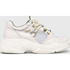 S. Oliver - Buty. Białe buty sportowe damskie S.Oliver, bez wzorów, z gumy, sportowe. W wyprzedaży za 199,90 zł.