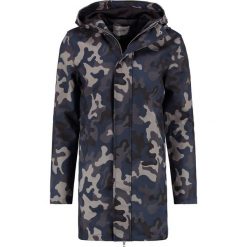 Płaszcze męskie: We are Cph GINKEL Krótki płaszcz camo