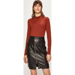 Jacqueline de Yong - Longsleeve. Pomarańczowe bluzki damskie Jacqueline de Yong, s, bez wzorów, z elastanu, z golfem. Za 59,90 zł.