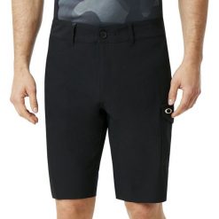 Oakley Hybrid Cargo Blackout 36. Spodenki sportowe męskie Oakley, m, bez wzorów, sportowe. W wyprzedaży za 319,00 zł.