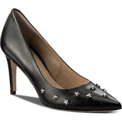 Szpilki SOLO FEMME - 75478-88-A19/E45-04-00 Czarny. Czarne szpilki ze skóry licowej Solo Femme, z aplikacjami, eleganckie, bez obcasa, na obcasie, bez zapięcia. W wyprzedaży za 219,00 zł.