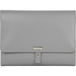 Kopertówka na biżuterię Notting Hill szara. Szare kopertówki damskie Dulwich, na spotkanie biznesowe, w paski, ze skóry, eleganckie, duże, bez dodatków. Za 399,00 zł.