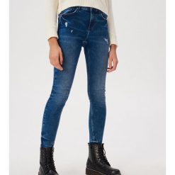 Jeansy skinny ze średnim stanem - Granatowy. Niebieskie jeansy damskie Sinsay. Za 39,99 zł.