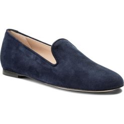 Lordsy STUART WEITZMAN - Myguy XL17489 French Navy Seda Suede. Niebieskie mokasyny damskie marki Stuart Weitzman, ze skóry, bez obcasa, na obcasie. W wyprzedaży za 959,00 zł.