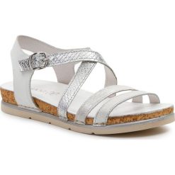 Sandały LASOCKI - M731 Silver. Białe klapki damskie Lasocki, bez wzorów, ze skóry, bez obcasa. Za 149,99 zł.