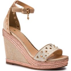 Espadryle WRANGLER - Guadalupa Glen WL91592A Rose 080. Żółte espadryle damskie Wrangler. W wyprzedaży za 199,00 zł.