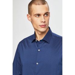 Pierre Cardin - Koszula. Niebieskie koszule męskie Pierre Cardin, m, bez wzorów, z elastanu, klasyczne, z klasycznym kołnierzykiem, z długim rękawem. W wyprzedaży za 229,90 zł.