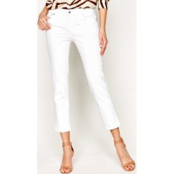 Jeansy Regular Fit Lauren Ralph Lauren 200784734. Białe jeansy damskie Lauren Ralph Lauren, bez wzorów, z elastanu. Za 499,00 zł.