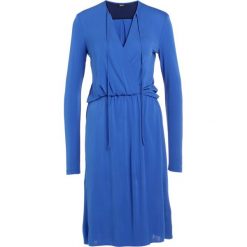 Jil Sander Navy Sukienka z dżerseju blue. Niebieskie sukienki z falbanami marki Jil Sander Navy, z dżerseju. W wyprzedaży za 563,15 zł.