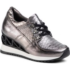 Sneakersy QUAZI - QZ-66-04-000665 610. Szare półbuty damskie QUAZI, na co dzień, bez wzorów, ze skóry, bez obcasa, na koturnie, bez zapięcia. W wyprzedaży za 269,00 zł.