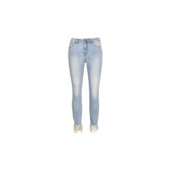 Jeansy 3/4 & 7/8 Armani Exchange HELBAIRI. Niebieskie jeansy damskie Armani Exchange. Za 284,50 zł.
