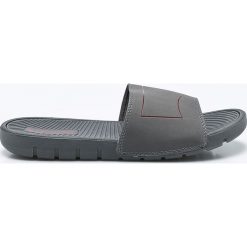 Levi's - Klapki. Szare kapcie męskie marki Levi's®, z gumy. W wyprzedaży za 69,90 zł.