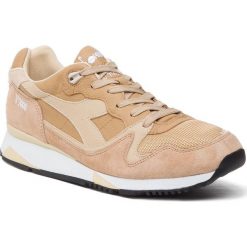 Sneakersy DIADORA - V7000 Italia 501.170942 01 C6585 Bleached Sand/Croissant. Brązowe sneakersy męskie Diadora, na co dzień, bez wzorów, ze skóry, eleganckie, bez zapięcia. W wyprzedaży za 349,00 zł.