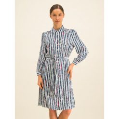 Sukienka koszulowa TOMMY HILFIGER Furna WW0WW26789. Niebieskie sukienki damskie TOMMY HILFIGER, na co dzień, bez wzorów, z wiskozy, z koszulowym kołnierzykiem, bez rękawów, proste. W wyprzedaży za 549,00 zł.