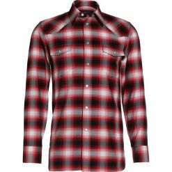 Marc Jacobs TARTAN Koszula red. Czerwone koszule męskie marki Marc Jacobs, m, bez wzorów, z bawełny, bez kołnierzyka, bez rękawów. W wyprzedaży za 771,60 zł.