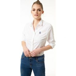Koszula w kolorze białym. Białe koszule damskie Jimmy Sanders, xs, z haftami, bez kołnierzyka, bez rękawów. W wyprzedaży za 114,95 zł.