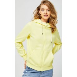 Sportowa bluza z kapturem. Żółte bluzy sportowe damskie Moodo, xs, bez wzorów, z bawełny, z długim rękawem, długie, z kapturem. Za 49,99 zł.