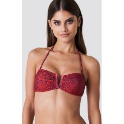 NA-KD Swimwear Góra bikini bandeau z detalem v - Red. Czerwone bikini NA-KD Swimwear. Za 80,95 zł.