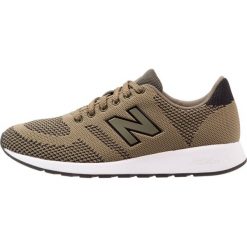 New Balance MRL420 Tenisówki i Trampki olive. Zielone trampki męskie marki New Balance, z tworzywa sztucznego. W wyprzedaży za 230,45 zł.