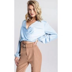 Jasnoniebieska Koszula Distinct. Niebieskie koszule damskie other, w paski, bez kołnierzyka, z długim rękawem. Za 69,99 zł.
