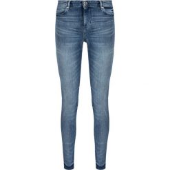 Jeansy Skinny Fit Guess 1981 W93A46 D3IP2. Niebieskie jeansy damskie Guess. W wyprzedaży za 229,00 zł.