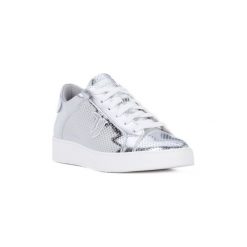 Buty Trussardi M020 SNEAKER DRILLED. Białe trampki i tenisówki damskie marki Trussardi, bez wzorów, bez zapięcia. Za 339,49 zł.