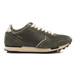 Sneakersy w kolorze ciemnozielonym. Zielone trampki męskie U.S. Polo Assn., Gas, na sznurówki. W wyprzedaży za 252,95 zł.