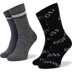 Zestaw 2 par wysokich skarpet męskich GUESS - U94G23 ZZ045 r.OS F98O. Szare skarpetki męskie Guess, z aplikacjami, z elastanu. Za 59,00 zł.
