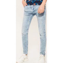 Jeansy skinny - Niebieski. Niebieskie rurki męskie House, z jeansu. Za 99,99 zł.
