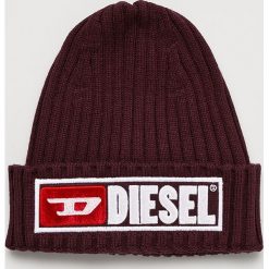 Diesel - Czapka. Fioletowe czapki męskie Diesel, na zimę, bez wzorów, z bawełny. W wyprzedaży za 129,90 zł.