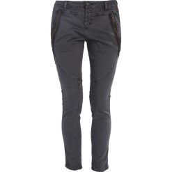 Culture RICKA PANT Spodnie materiałowe blackened pearl. Szare spodnie damskie marki Culture, z elastanu. Za 379,00 zł.