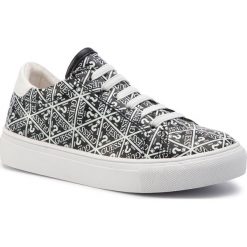 Sneakersy GUESS - FI7HOL PEL12 BLACK. Czarne półbuty dziewczęce Guess, bez zapięcia. W wyprzedaży za 199,00 zł.