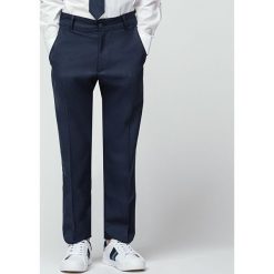 Spodnie GDGS900413. Białe spodnie chłopięce Giacomo Conti, bez wzorów, z poliesteru, eleganckie. Za 199,00 zł.
