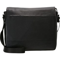 Jost Torba na ramię black. Czarne torby męskie na ramię marki Jost, bez wzorów. Za 959,00 zł.