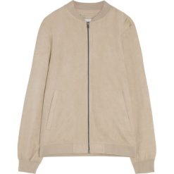 Kurtka typu bomber z imitacji zamszu. Brązowe kurtki męskie bomber marki Pull&Bear, m. Za 82,90 zł.